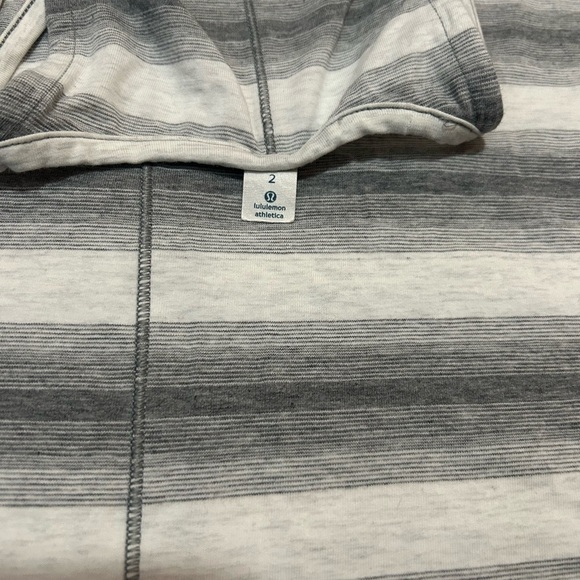 Lululemon Find Your Zen Yoga Pilates Activewear Workout Striped Tank Top - Picture 9 of 9